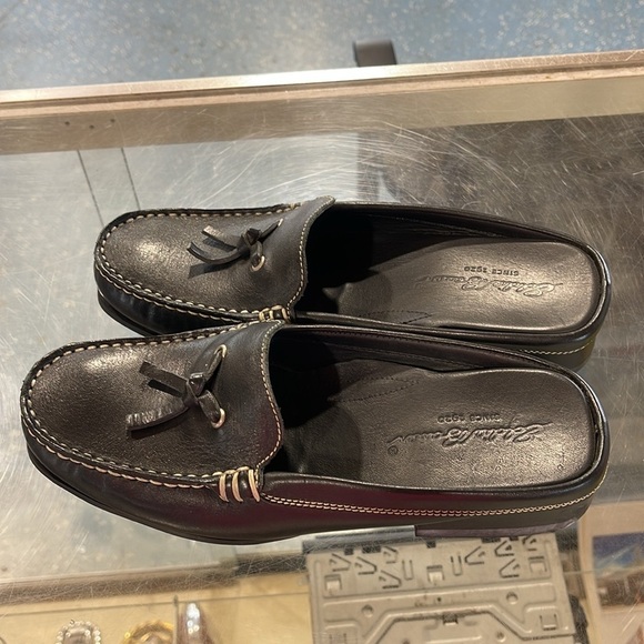 Eddie Bauer Leather mule shoes women’s size 6M Navy Blue Great preowned shape - Picture 5 of 16